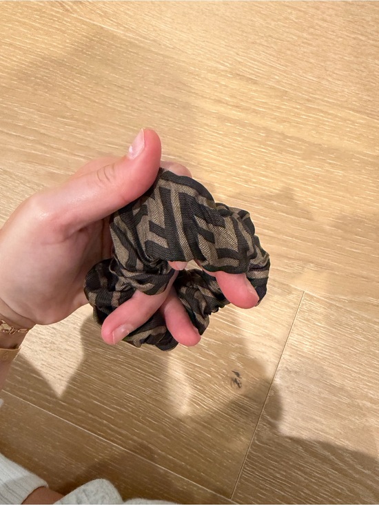 Fendi Monogram Scrunchie - Beige & Black